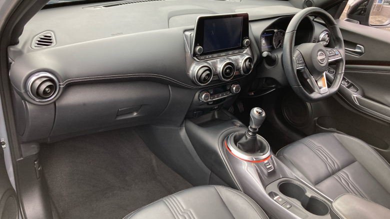 Nissan Juke 1.0 DiG-T 114 Tekna 5dr Petrol Hatchback